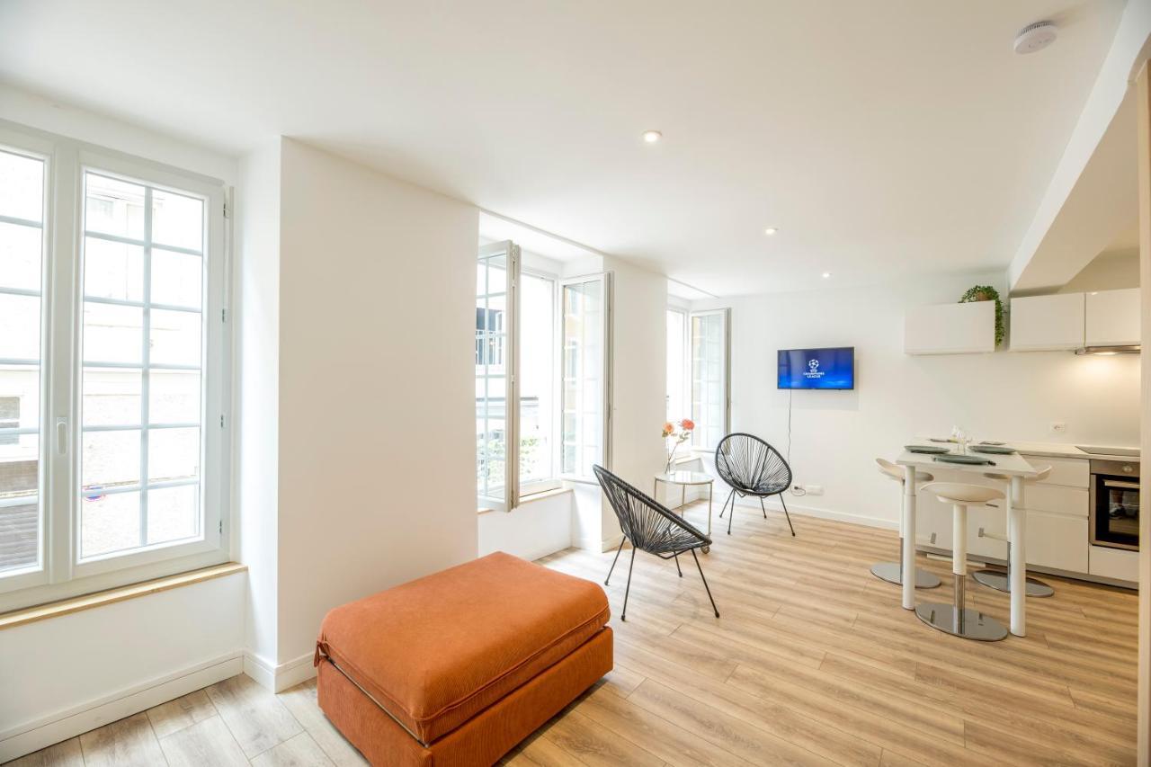 Quartier Du Chateau, Superbe Appartement Avec Parking Pau Εξωτερικό φωτογραφία